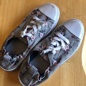 Maurice shoes. Size 8. Worn only a couple times.